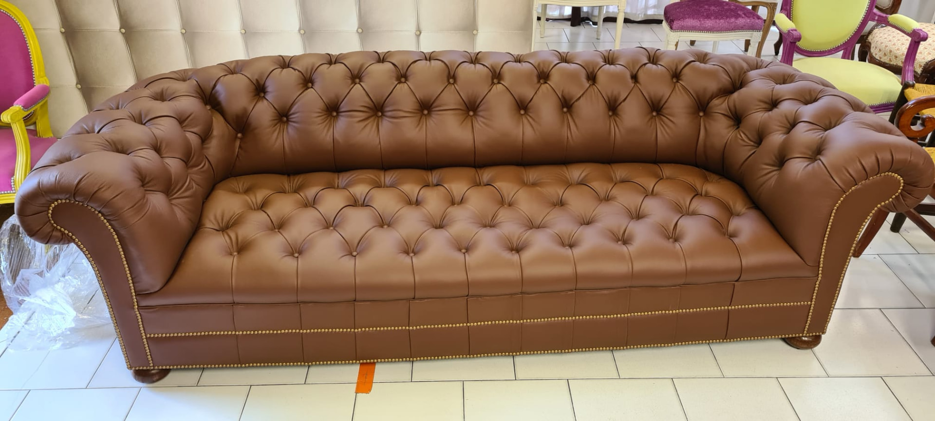 Canapé Chesterfield restauré par L'Atelier Artisanal
